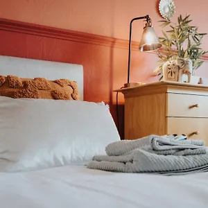 https://villa-cheshire-retreat-close-to-tatton-park.hotelsin-chester.com